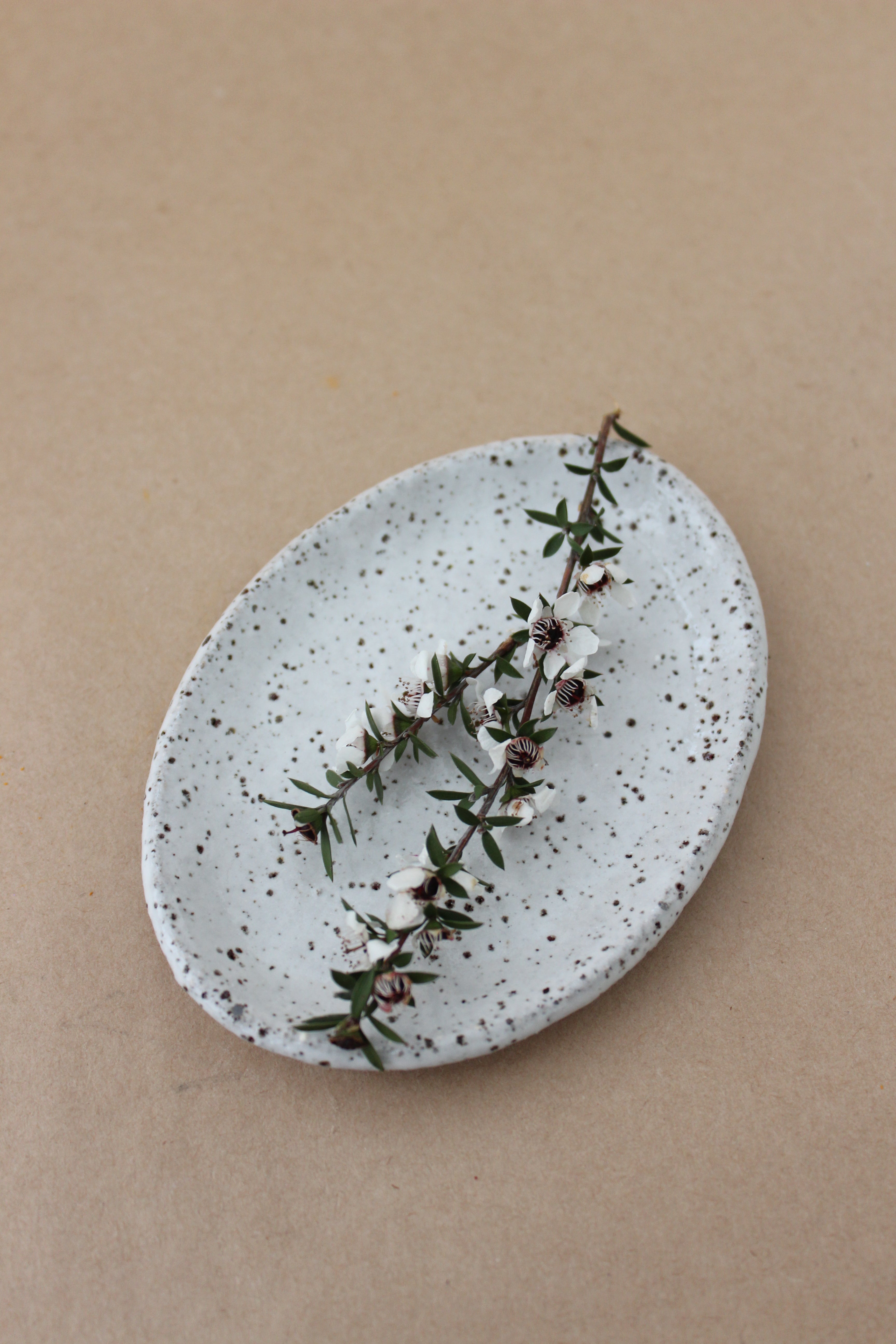 Oval Dish - Speckle White